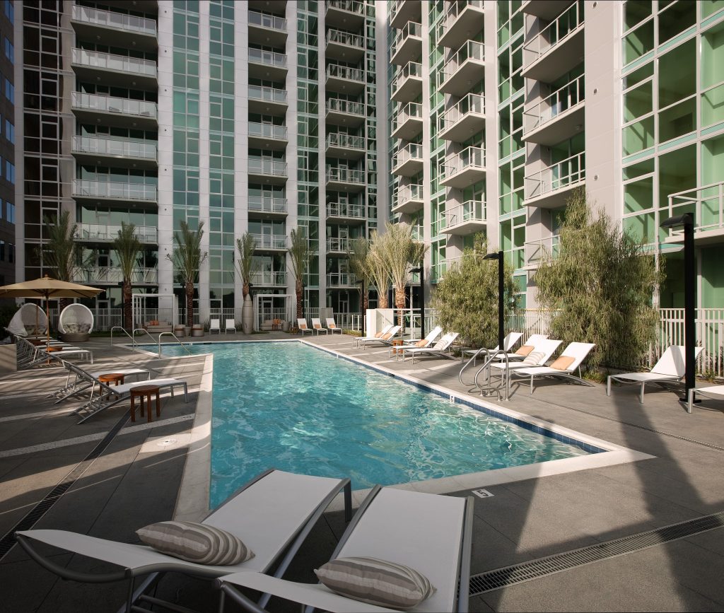 VUE_22 PoolDay
