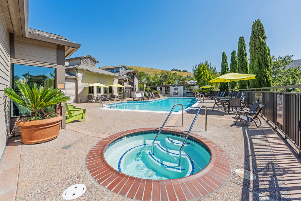 Larkspur Courts 19
