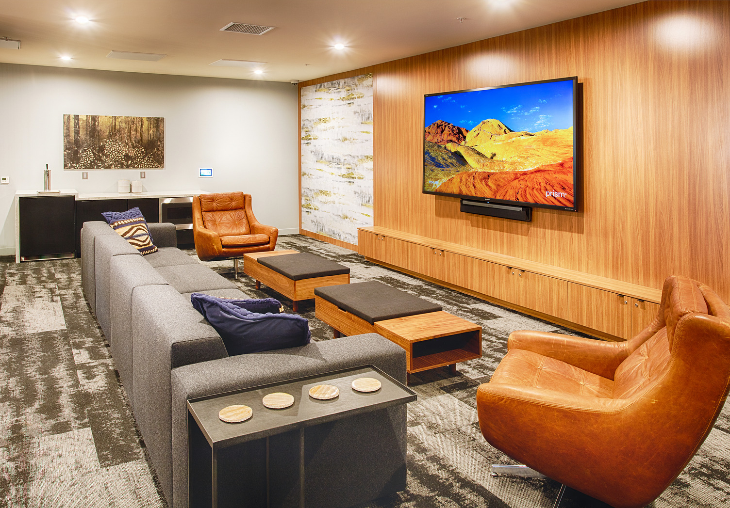 Thehenry 10 Clubhouse