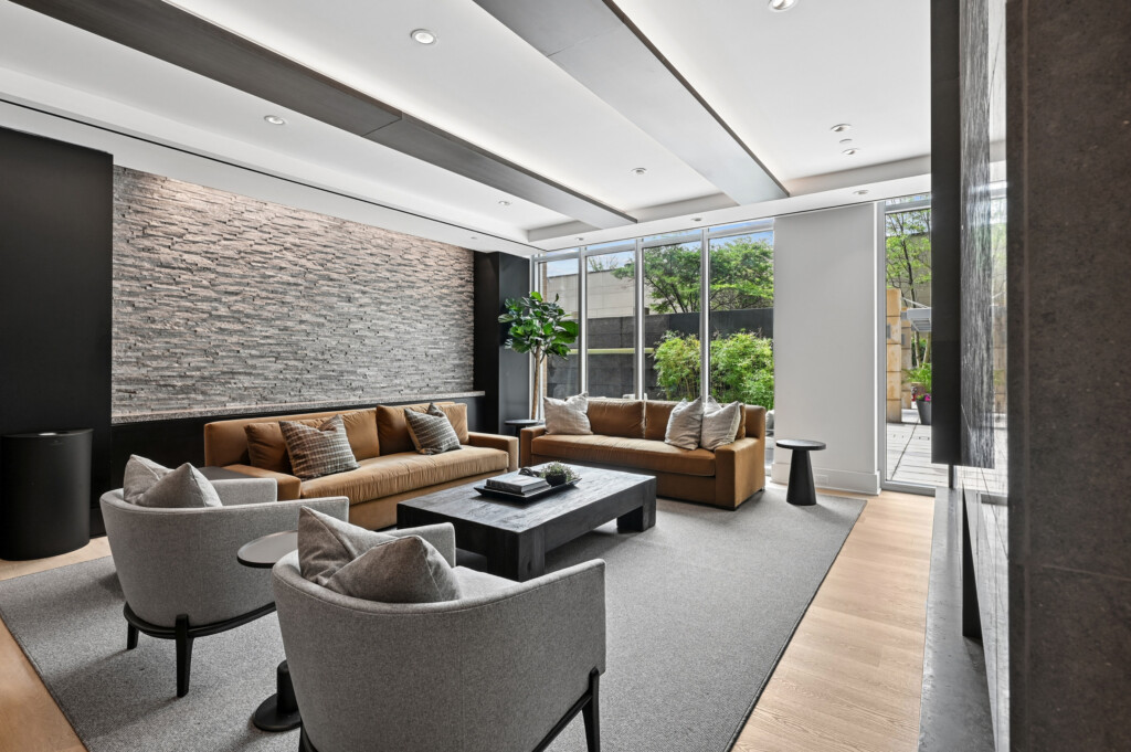 Avant Reston 5